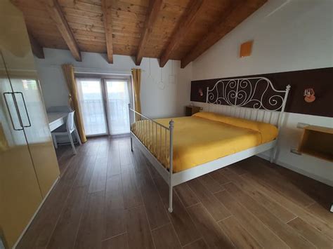 Bed & Breakfast Elements B&B (Azzano San Paolo, Italy) 